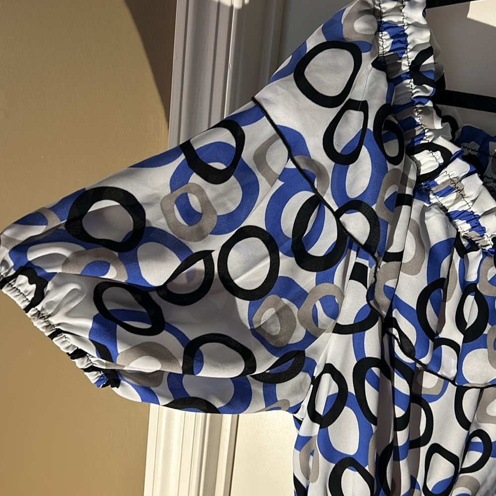 Blue, gray and white off the shoulders blouse - Picture 4 of 4